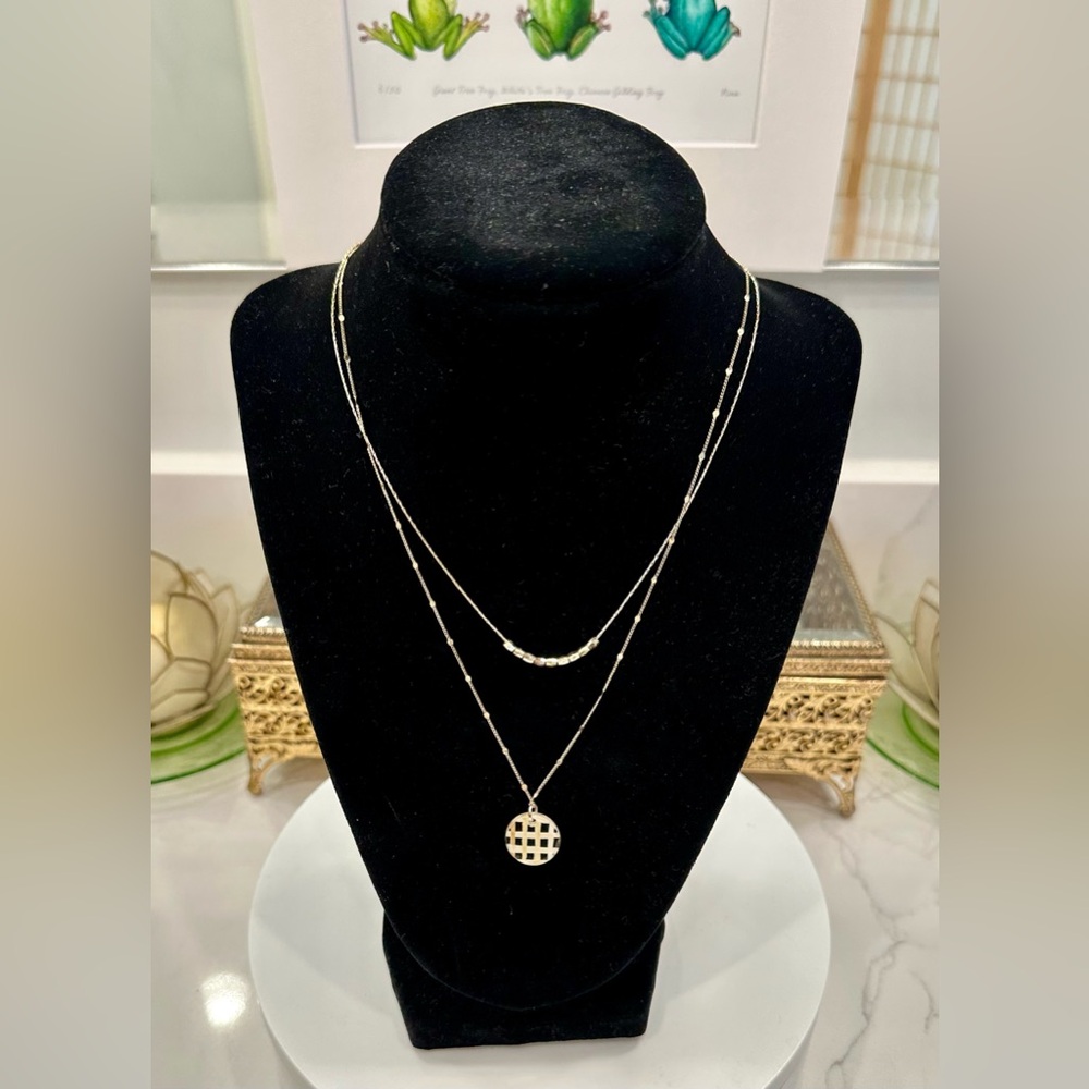 Lauren Conrad - Double-Strand Gold-Toned Necklace - Wood/Resin Pendant - EUC